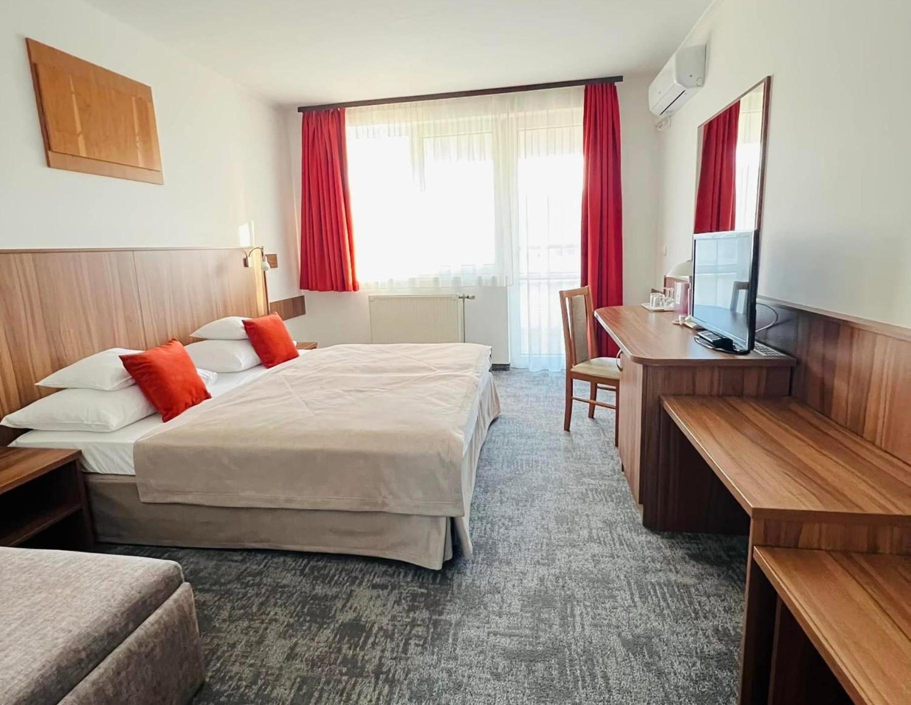 זלקרוס Art Hotel Superior מראה חיצוני תמונה